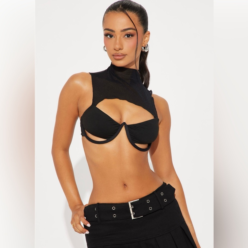 Very original and sexy bralette!